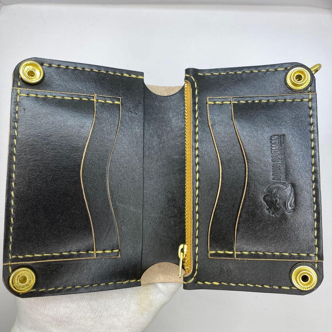 お札折らずに収納できる無骨な手染めミドルトラッカーウォレット BTW