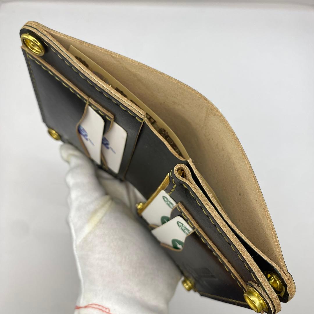 お札折らずに収納できる無骨な手染めミドルトラッカーウォレット BTW