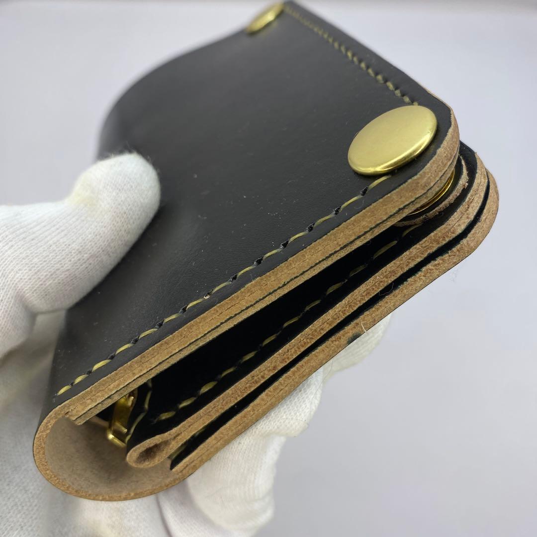 お札折らずに収納できる無骨な手染めミドルトラッカーウォレット BTW