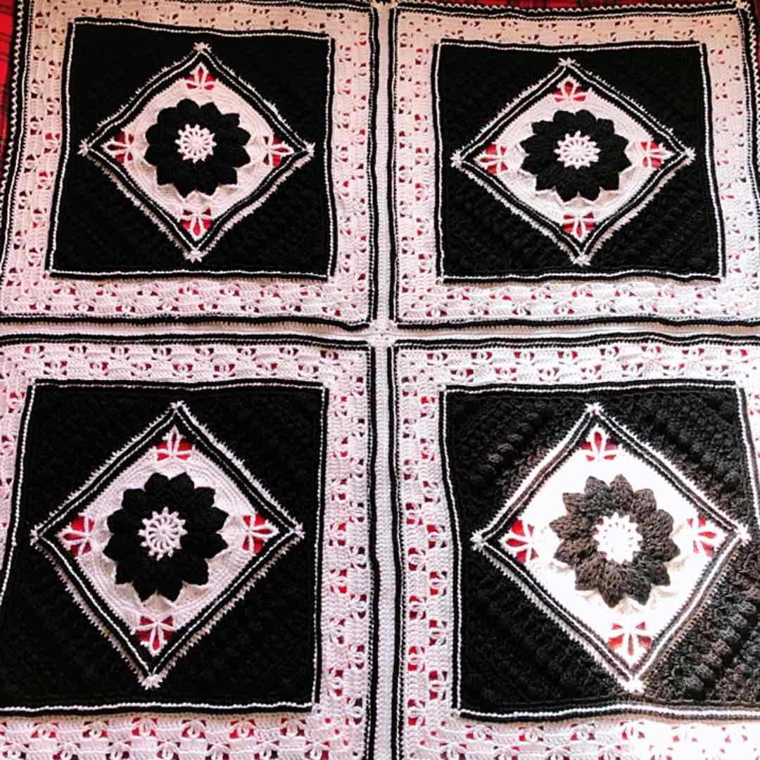 Alice in Wonderland♣︎KING♣︎ 手編みのブランケット