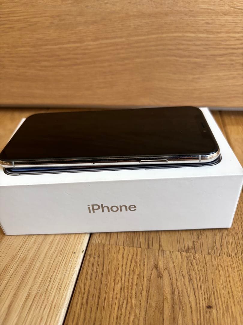 Apple iPhone X 本体　256GB シルバー　ジャンク品