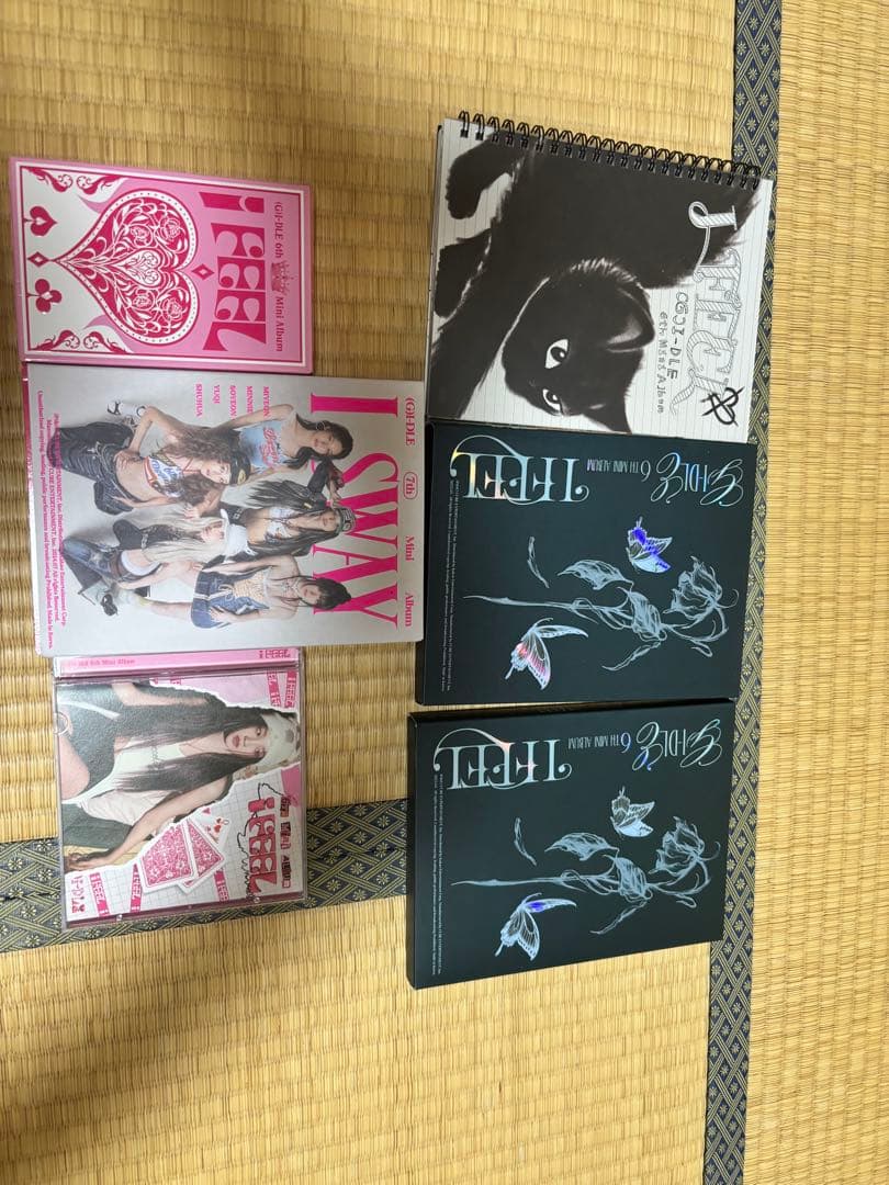 idle K-POP ペンライト＋トレカ+アルバム