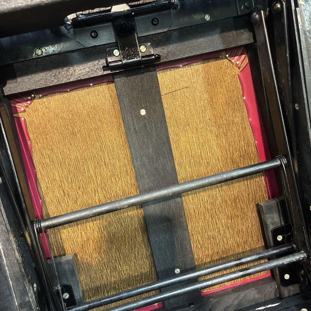 ピアノ椅子　トムソン椅子　背付き椅子