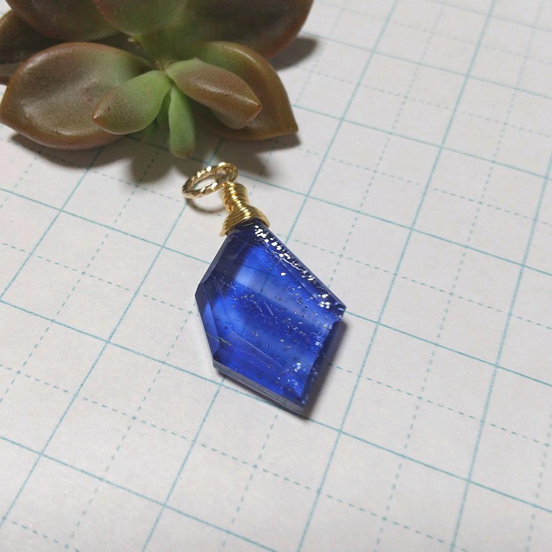 ❇️ストライプ❇️ブルーシャイニングクォーツの14kgfチャーム