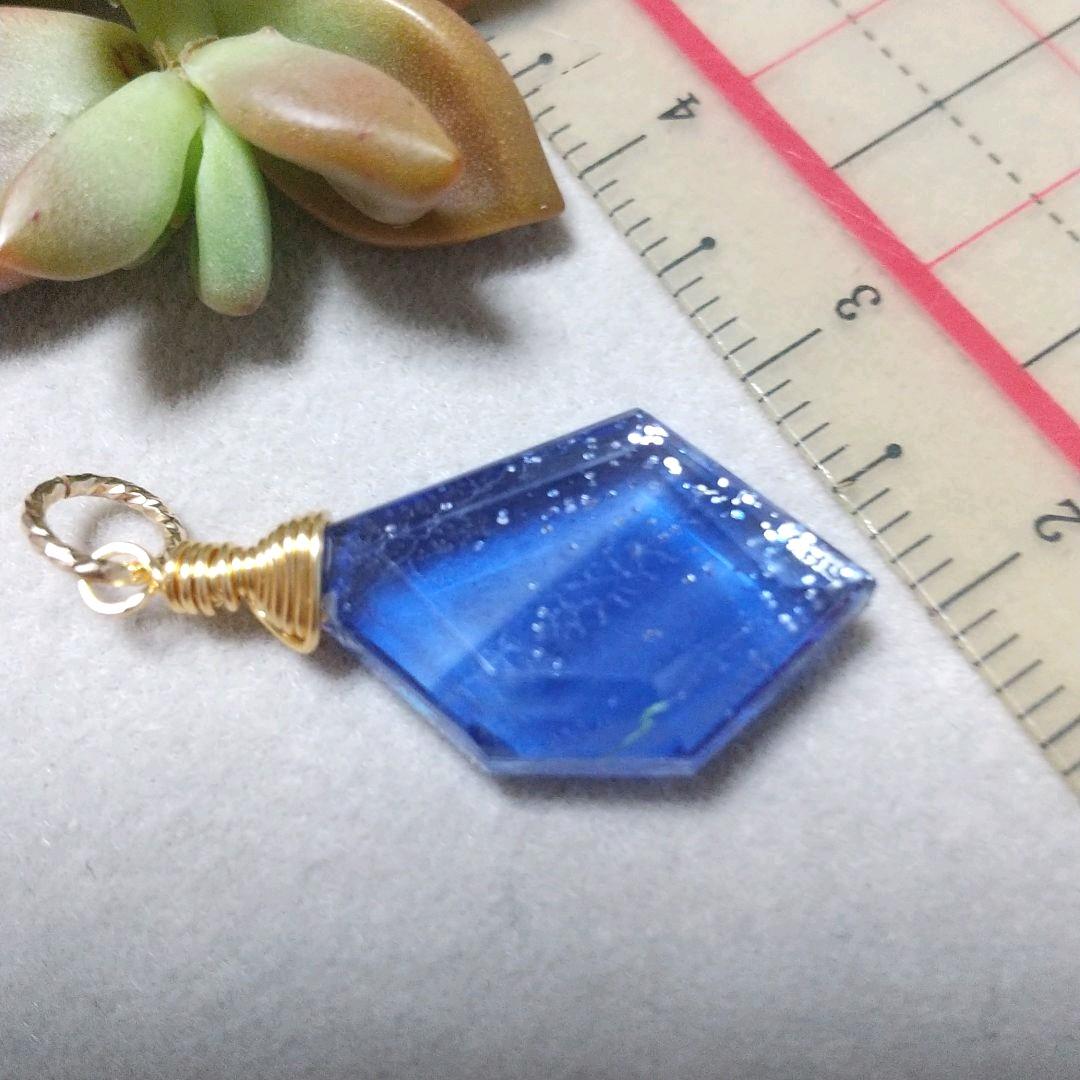 ❇️ストライプ❇️ブルーシャイニングクォーツの14kgfチャーム