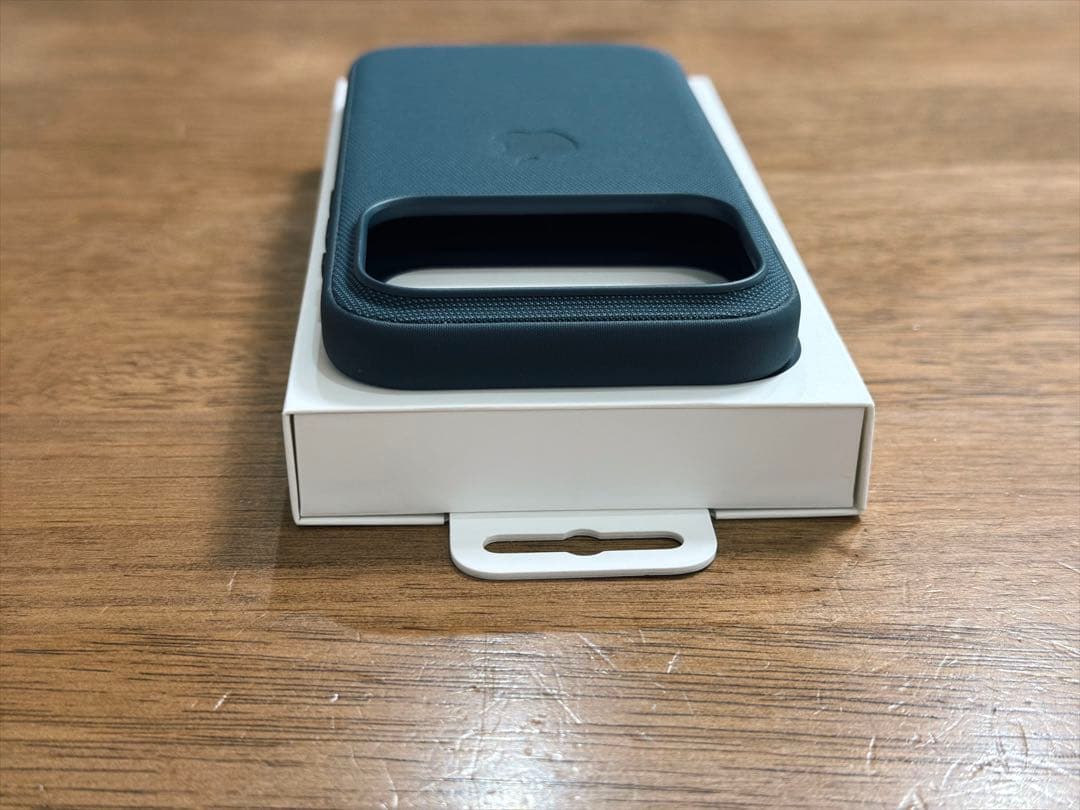 【美品】Apple iPhone 17 Pro テックウーブンケース