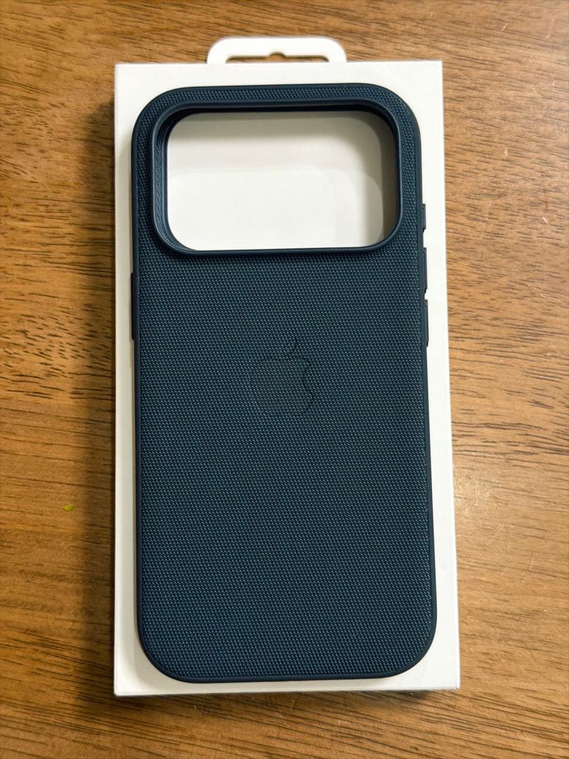 【美品】Apple iPhone 17 Pro テックウーブンケース