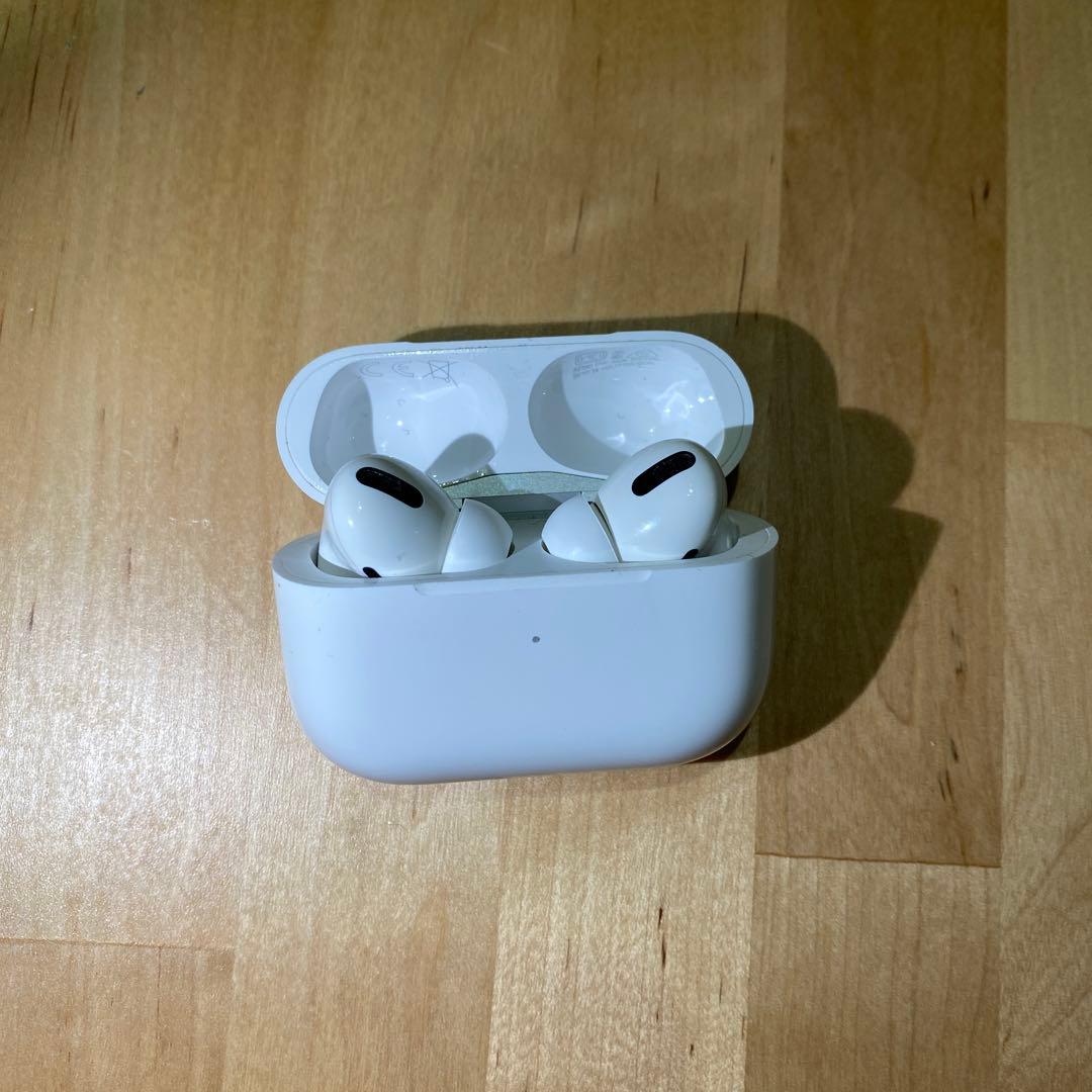 美品 AirPods Pro ワイヤレスイヤホン 本体