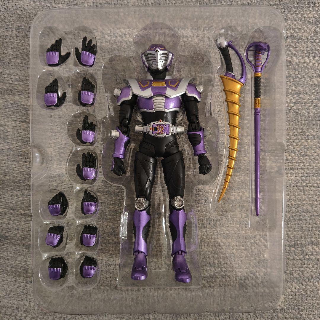 ★美品★S.H.Figuarts仮面ライダー王蛇