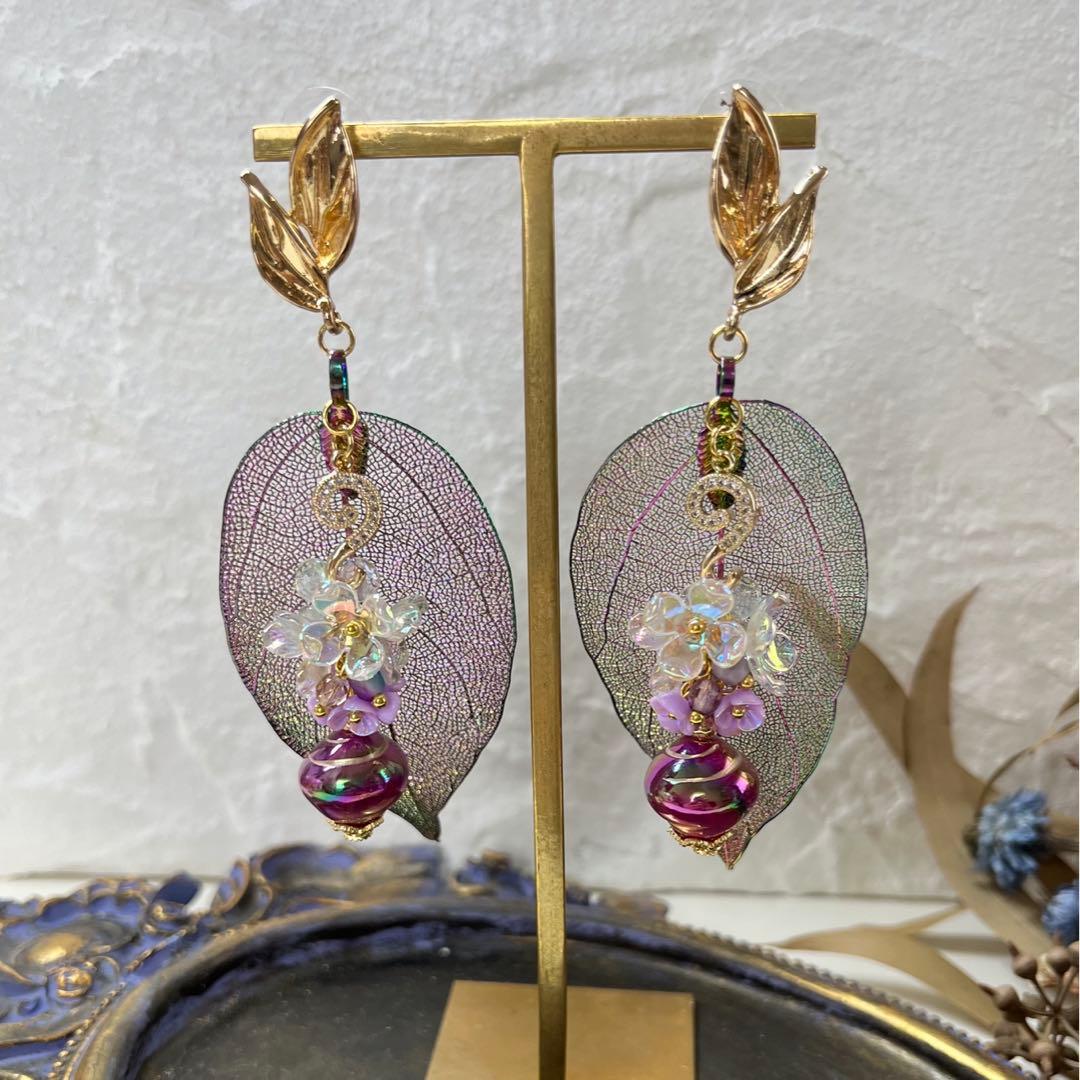 42 ピンク・グリーン・イエロー等々に輝く本物のリーフを使用したアクセサリー✨