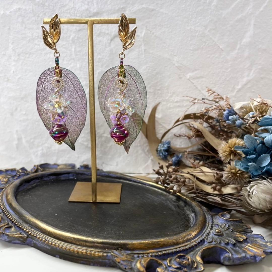 42 ピンク・グリーン・イエロー等々に輝く本物のリーフを使用したアクセサリー✨