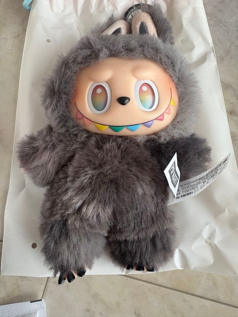 POP MART エナジー　シークレット　ぬいぐるみ