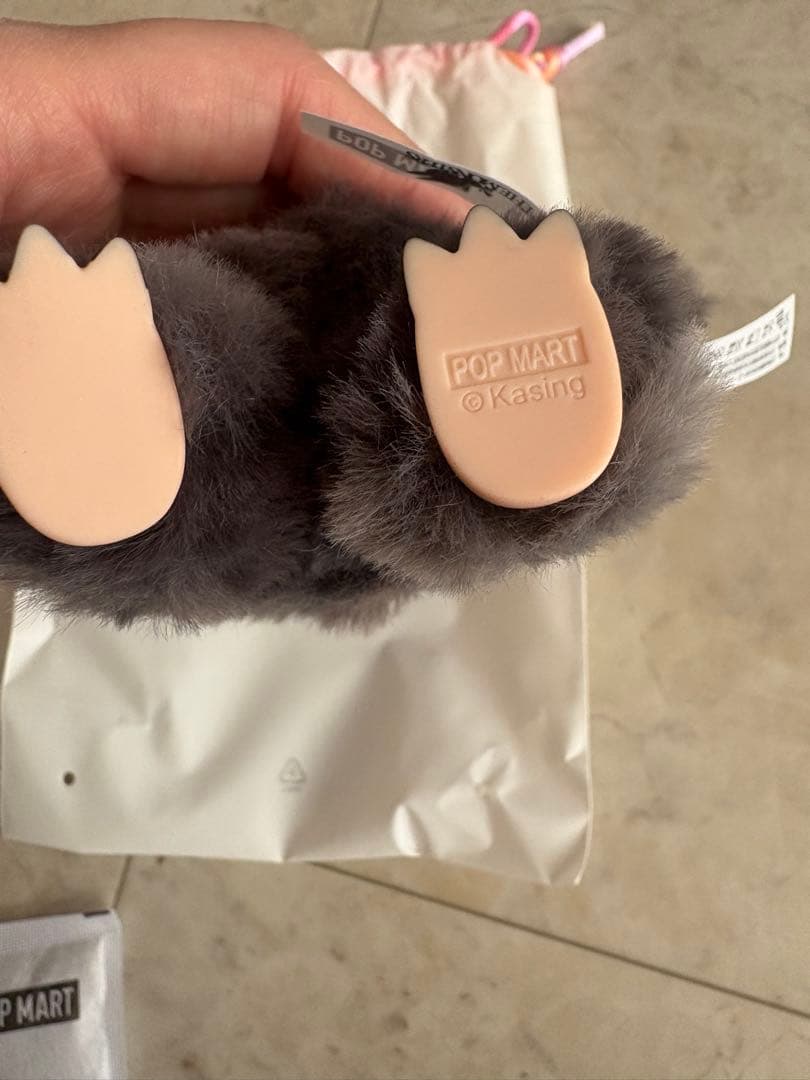 POP MART エナジー　シークレット　ぬいぐるみ