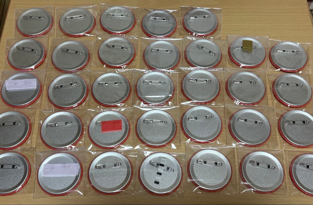 【いれいす 缶バッジ】学級崩壊☆ですとろいやー りうら