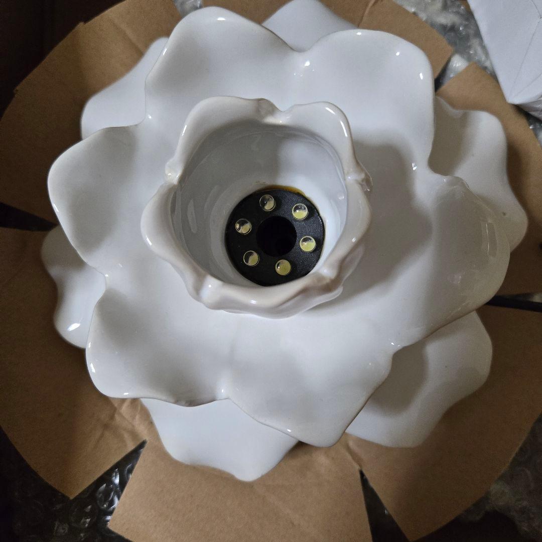 卓上　噴水　ライト　薔薇　ローズ　陶器　インテリア　オブジェ　陶器　磁器