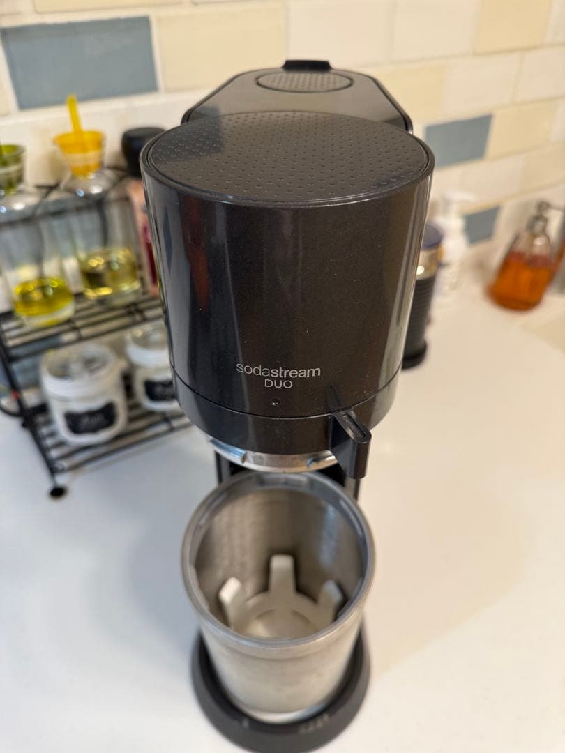 美品　sodastream ソーダストリーム DUO デュオ 炭酸水メーカー箱付