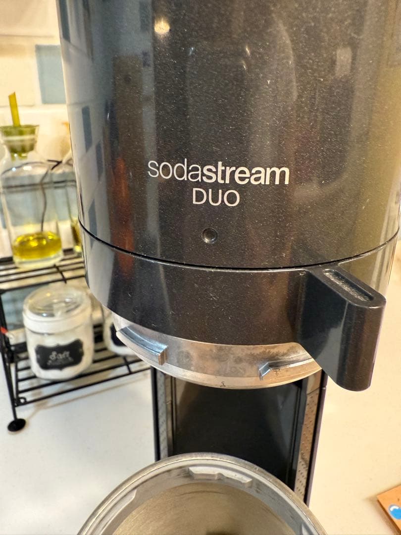 美品　sodastream ソーダストリーム DUO デュオ 炭酸水メーカー箱付