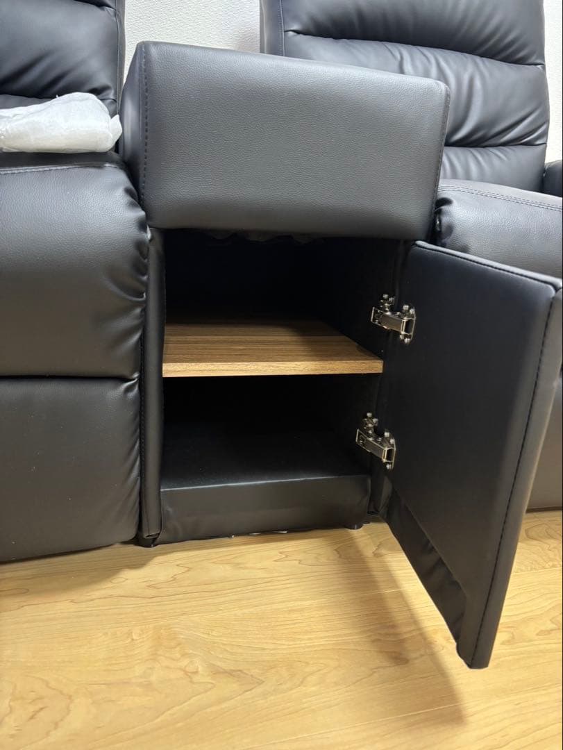 ニトリ　2人掛け電動リクライニングソファ本革　黒