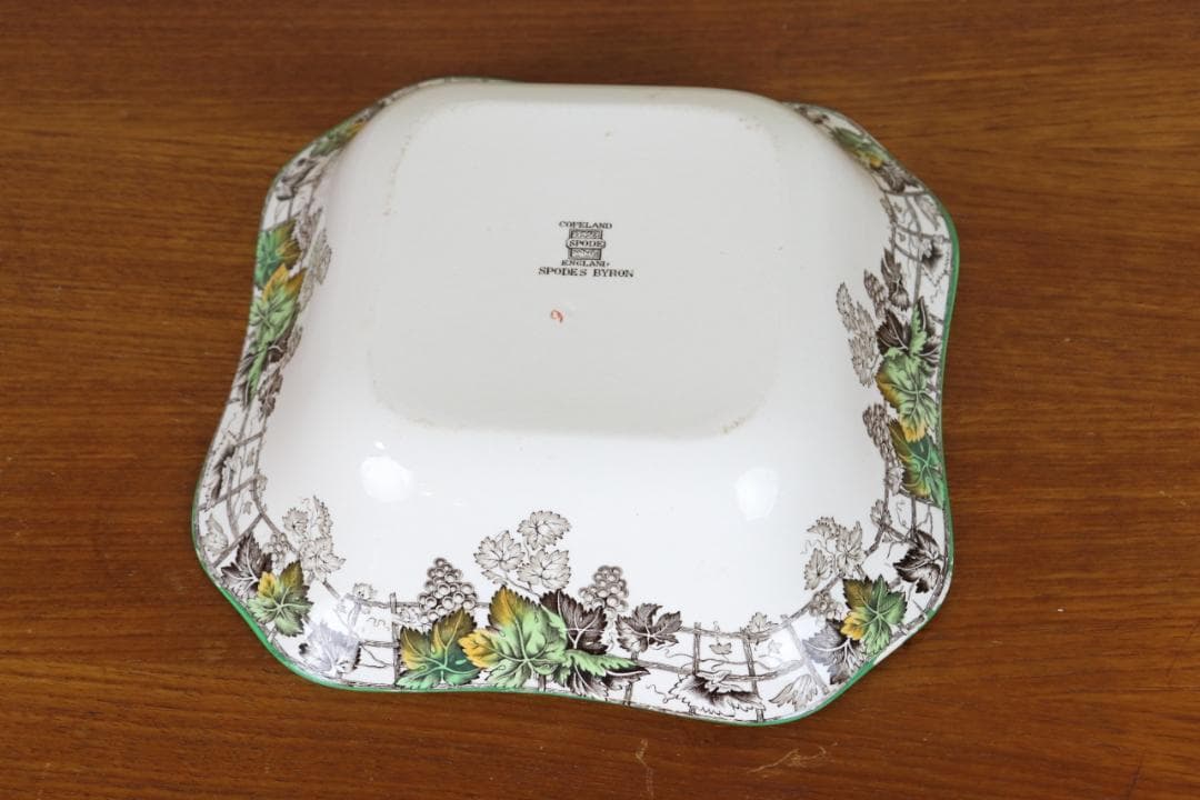 お値下げ　コープランド・スポード　バイロン　サラダボウル　スクエアボウル　深皿