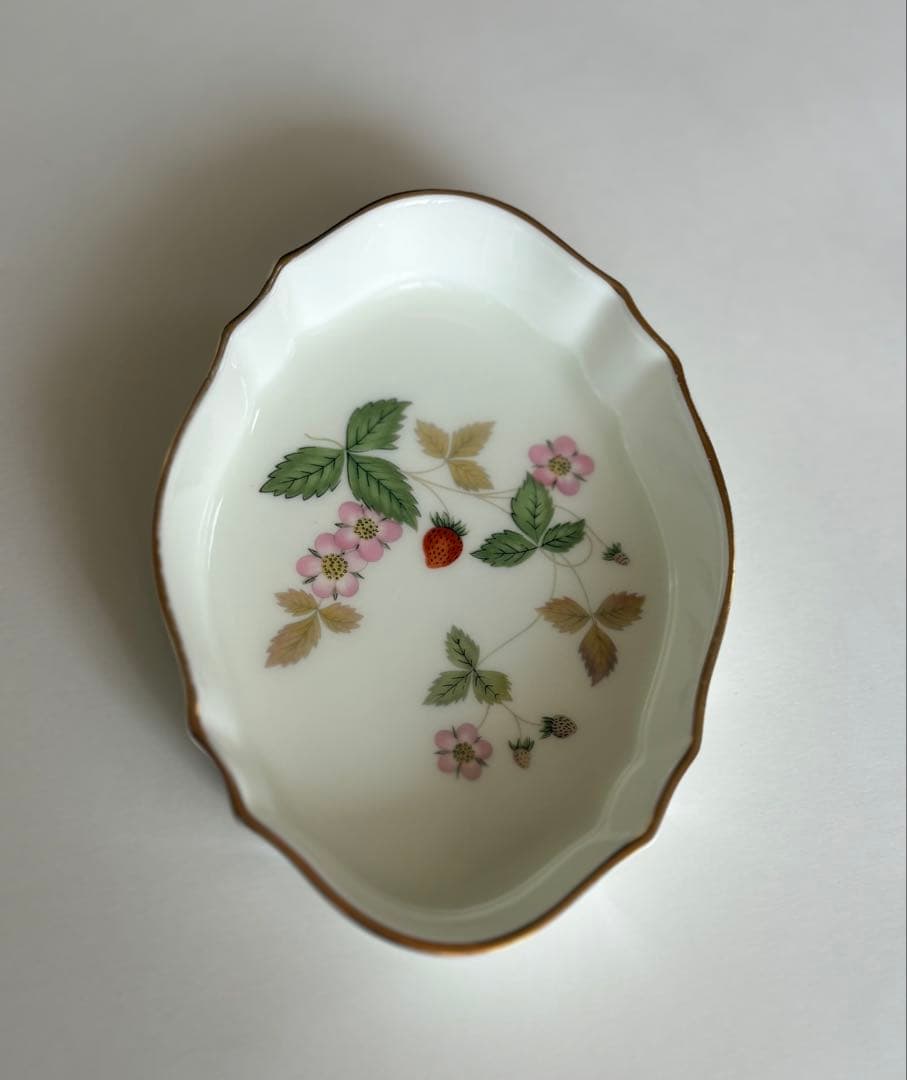 ウェッジウッド　ワイルドストロベリー　ソルト＆ペッパー　トレイ付き