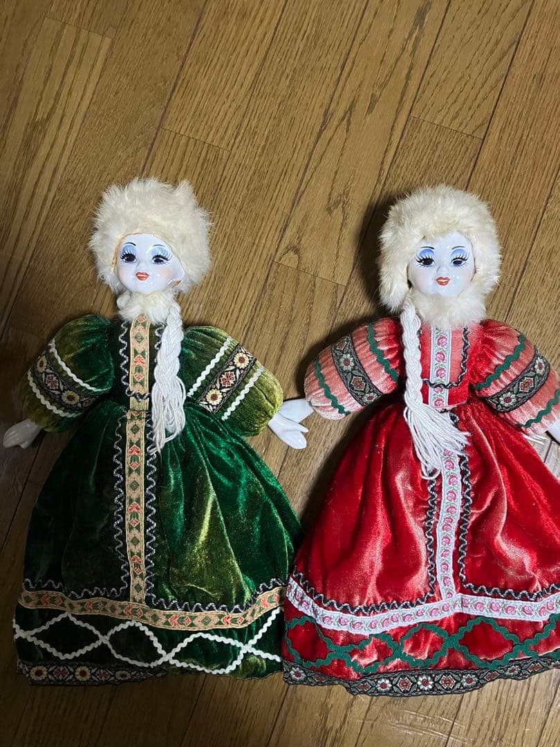 ロシア民族衣装　人形　ラタン椅子付き　アンティーク人形