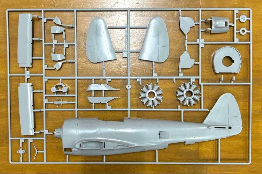 ハセガワ　サンダーボルト　P-47D　ST27　1/32　訳アリ