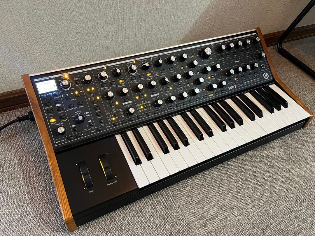 MOOG Subsequent37 アナログシンセサイザー