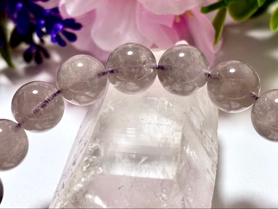 究極品質　秘蔵放出　光を纏いし神の聖石　幻のヒマラヤグレージュアメジストのブレス