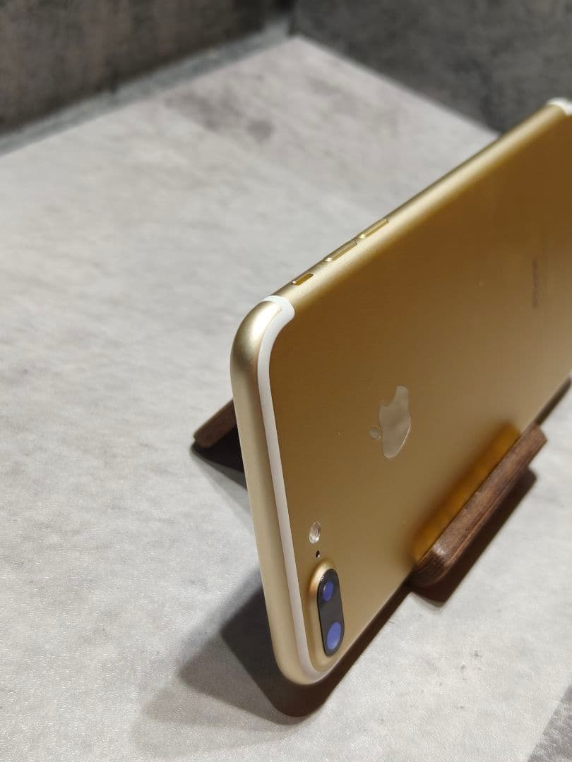 iPhone7 Plus 32GB SIMフリー スマホ