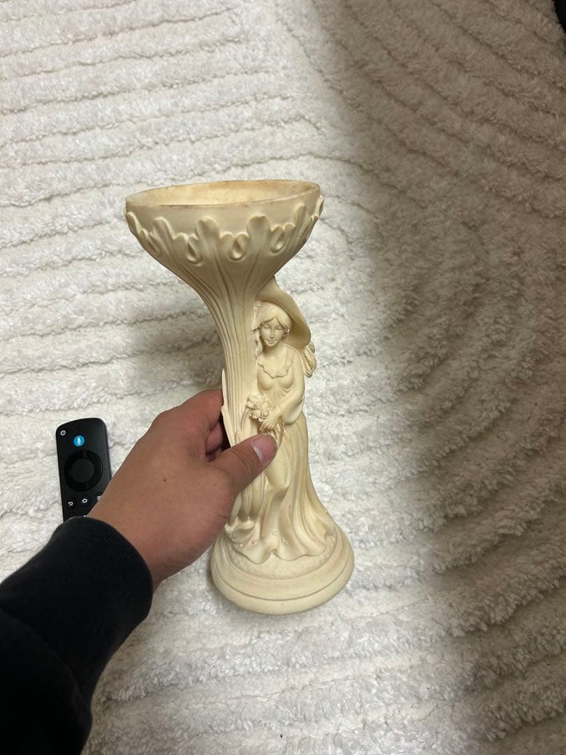 陶器製女性像彫刻花瓶