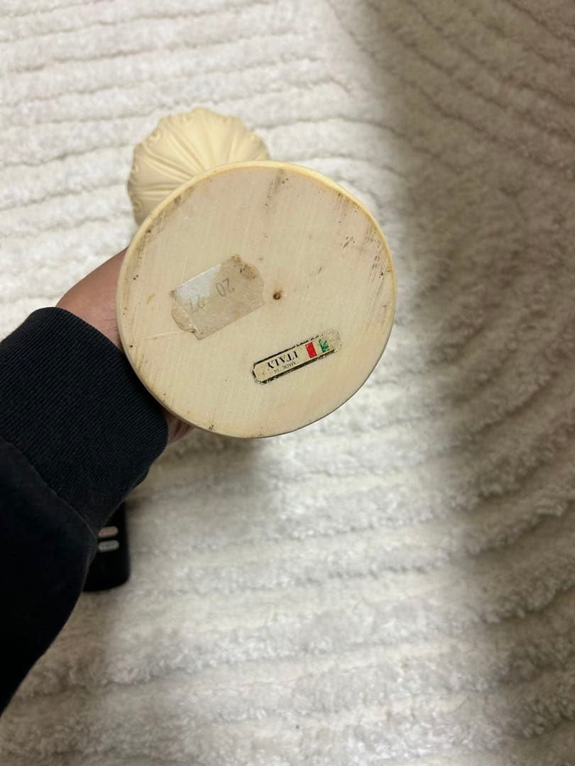 陶器製女性像彫刻花瓶