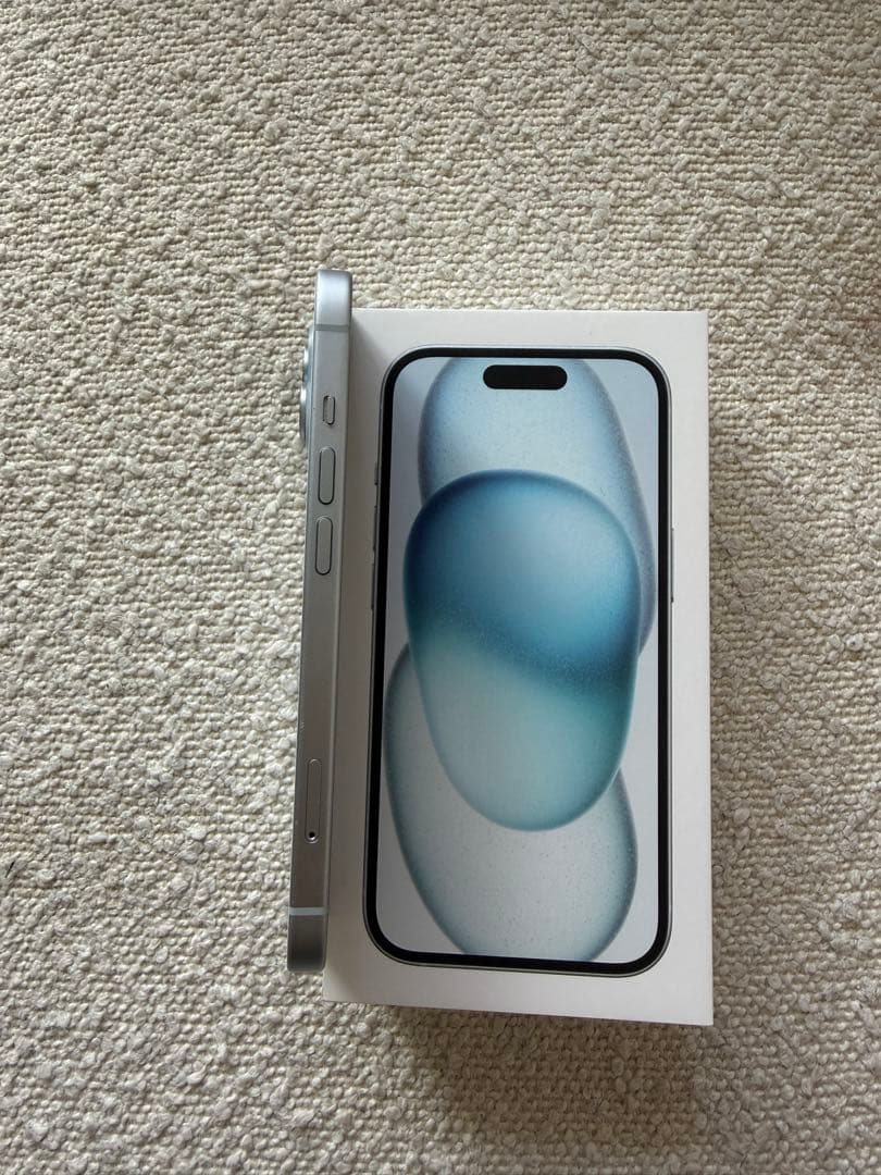 iPhone 15 本体　ブルー 256GB SIMフリー　ケーブル付き