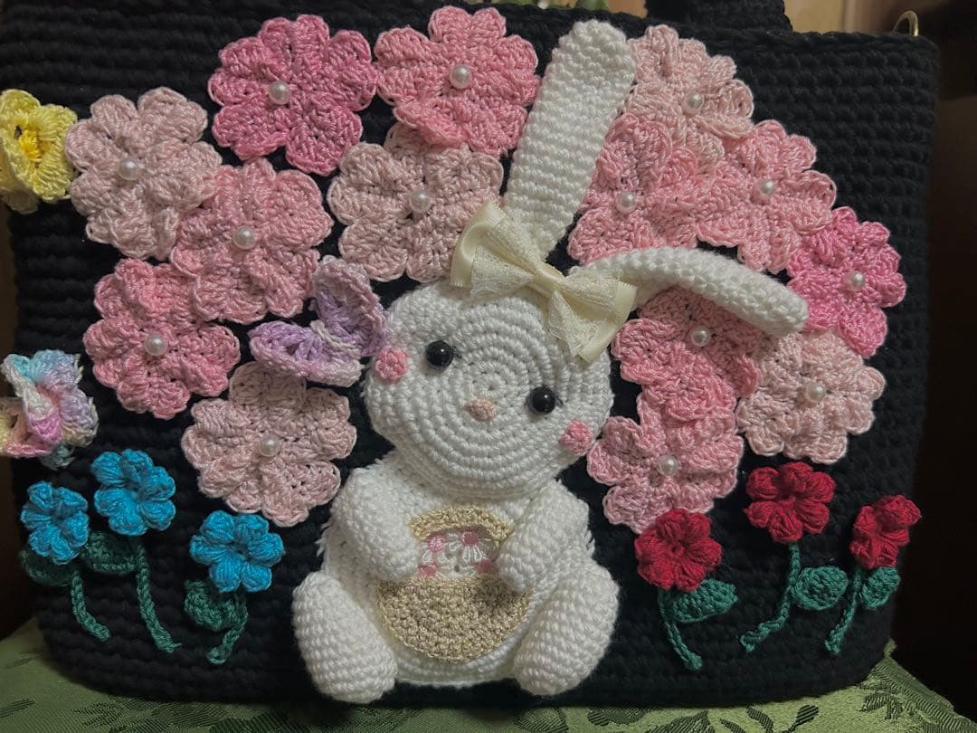 ♡手編みトートバッグ♪ お花モチーフ編みバック　うさぎモチーフコットンバック　黒
