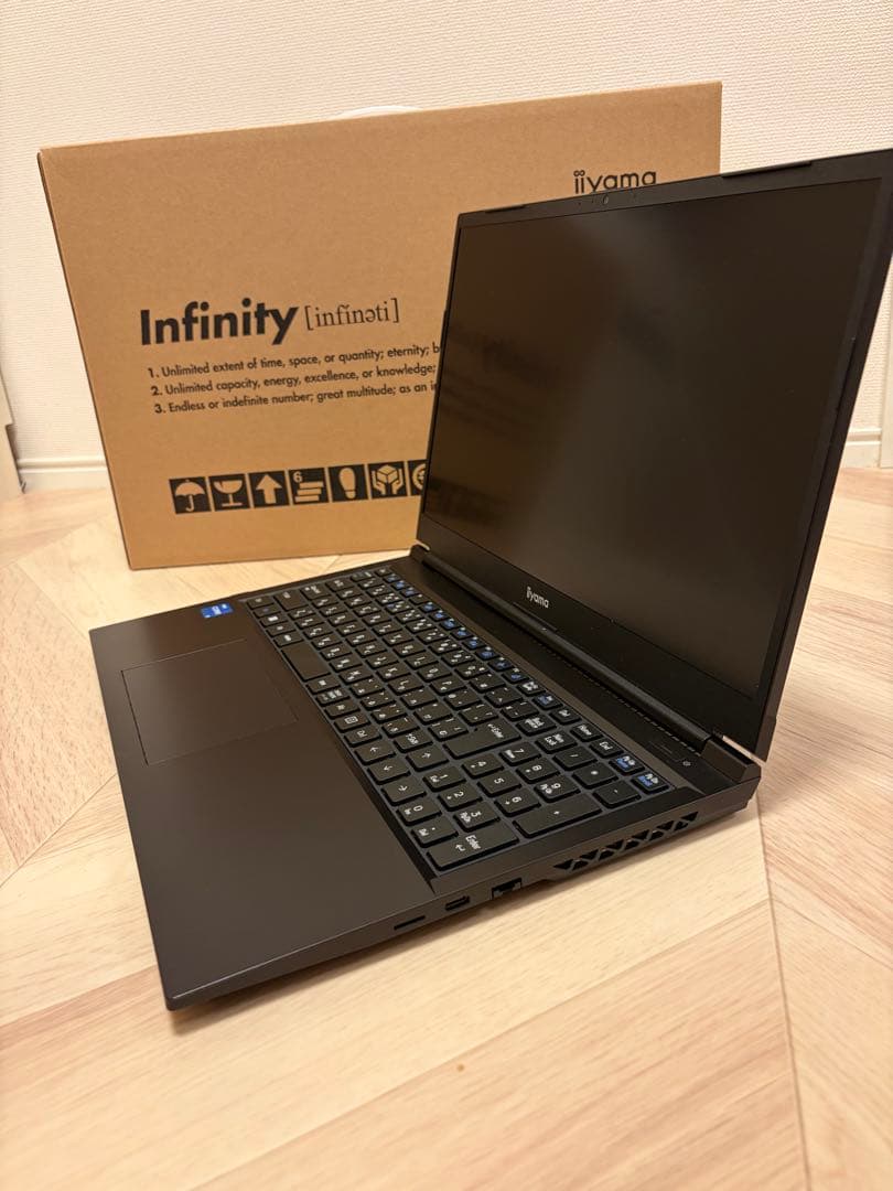 iiyama Infinity 15.6インチ ノートPC