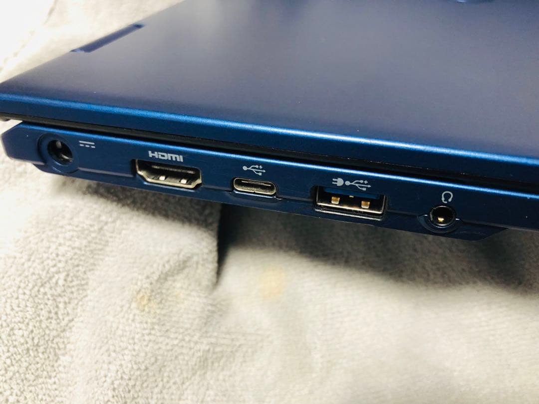 富士通　FMV LIFEBOOK MH75/D2 FMVM75D2L