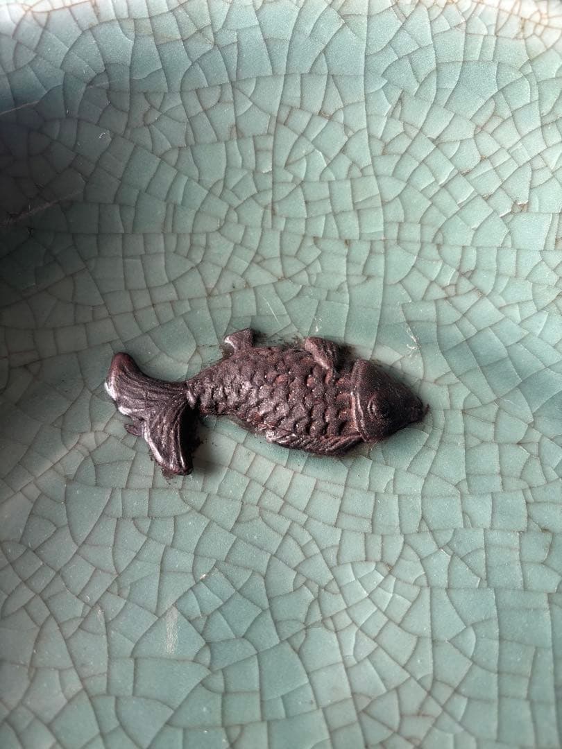 中国古美術品　明の時代　特大魚文龍泉大皿　天龍寺窯　37cm