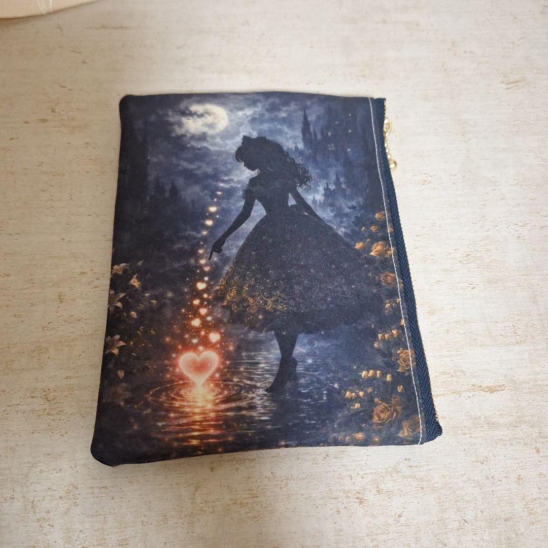 幻想的なパネル生地　ハンドメイド　まちなしバッグ　ポーチ