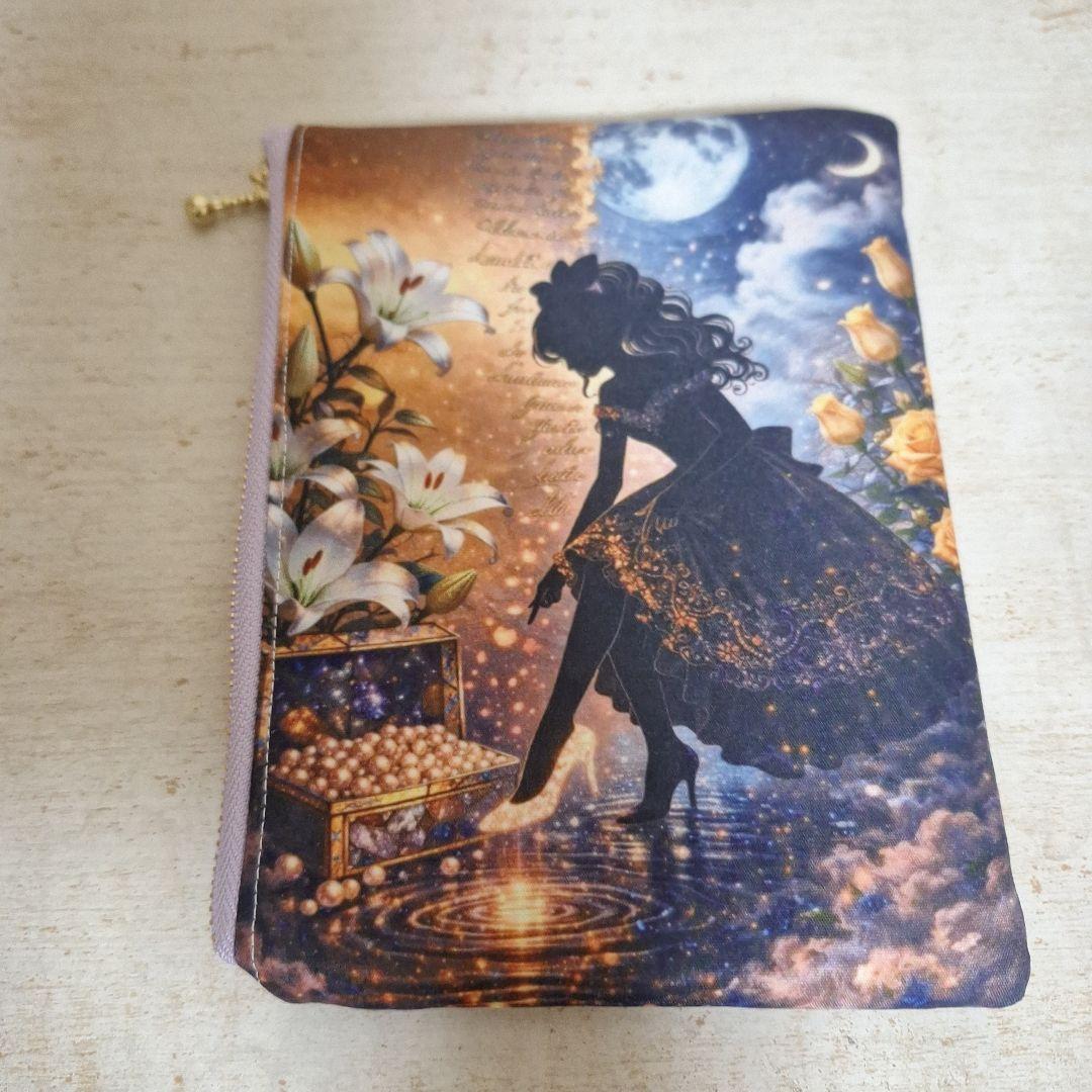 幻想的なパネル生地　ハンドメイド　まちなしバッグ　ポーチ