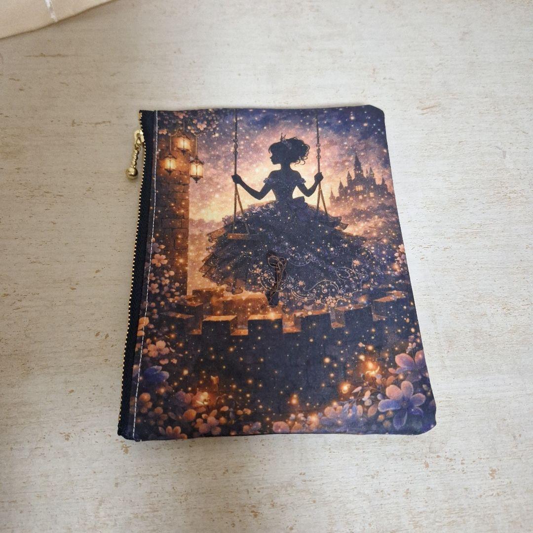 幻想的なパネル生地　ハンドメイド　まちなしバッグ　ポーチ