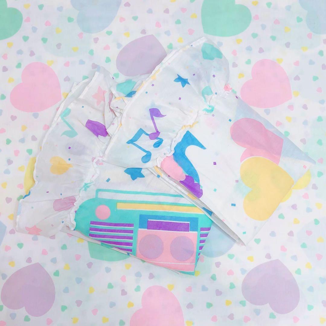80sヴィンテージ ふりふりラジオとアイス柄のパステルカーテン