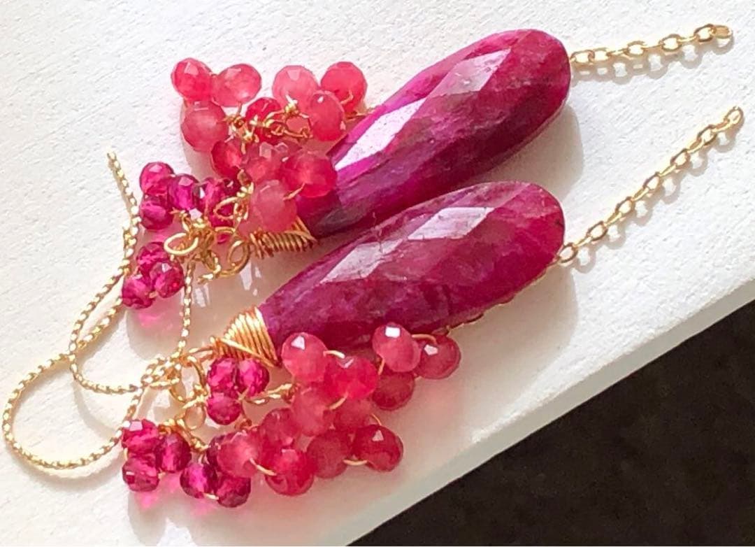 天然石☆超大粒ルビーロングペアシェイプのゴージャスピアスorイヤリング14kgf