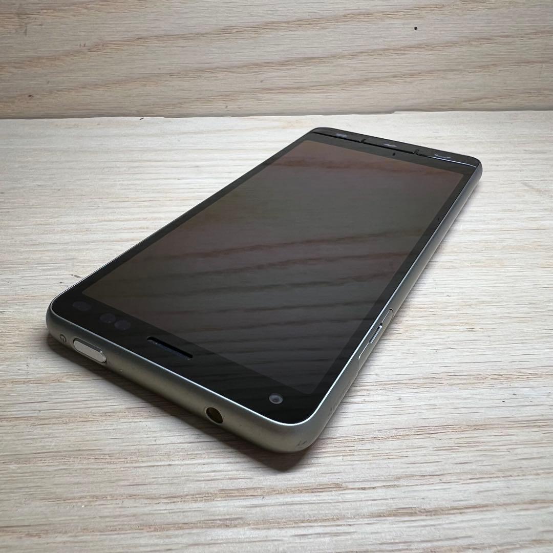 京セラ BASIO4本体　Y118