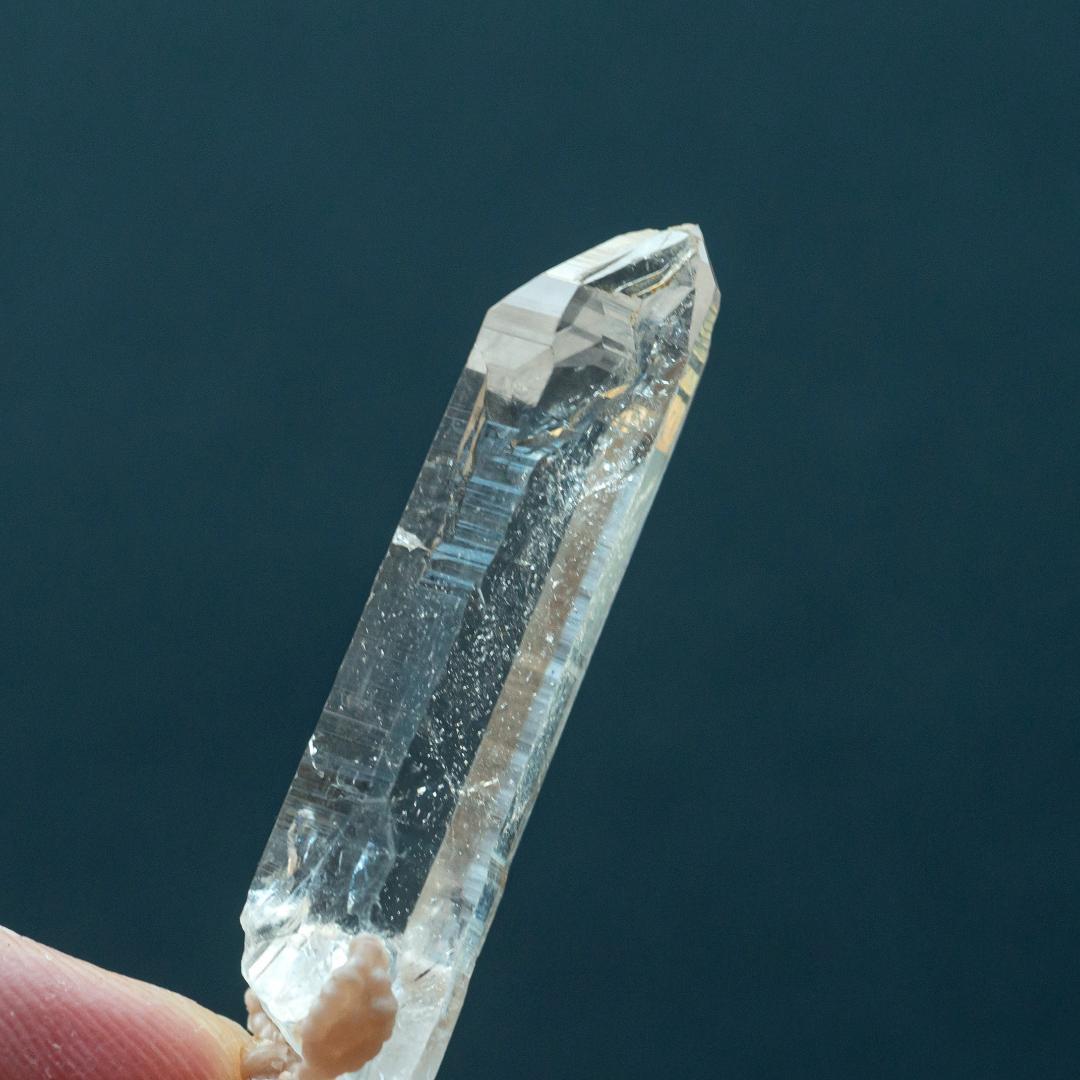 ヒマラヤ産クリスタル+トルマリンのマクラメ編み 天然石ネックレス