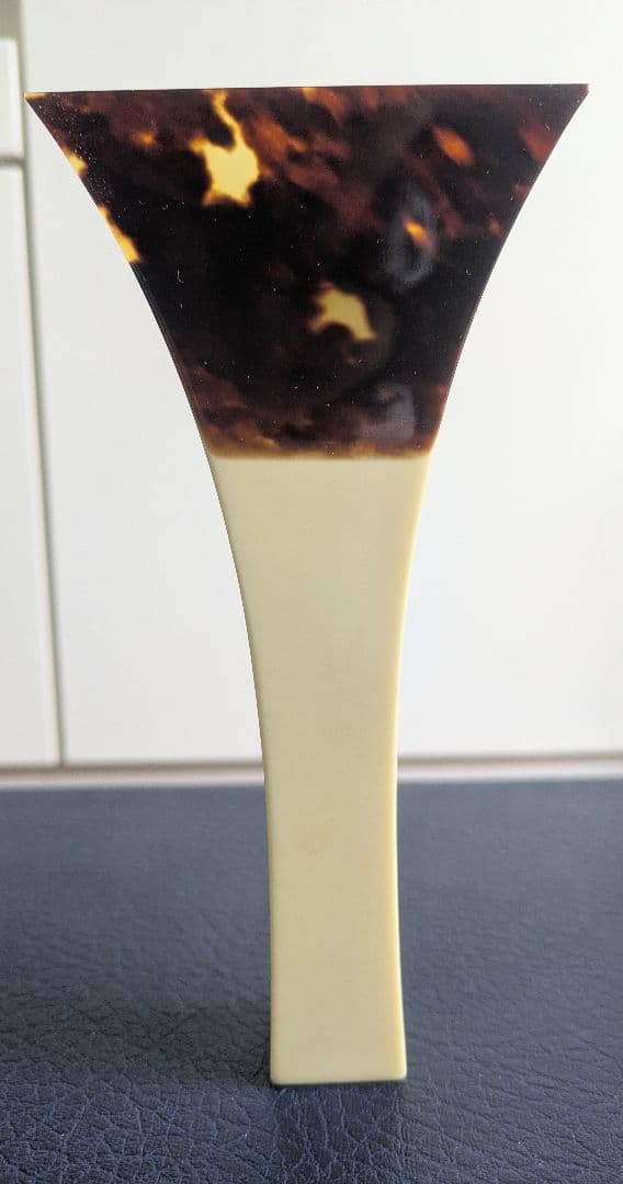 【高級】 津軽三味線 太棹 紅木 白系糸巻き　犬皮 べっ甲バチ ハードケース付