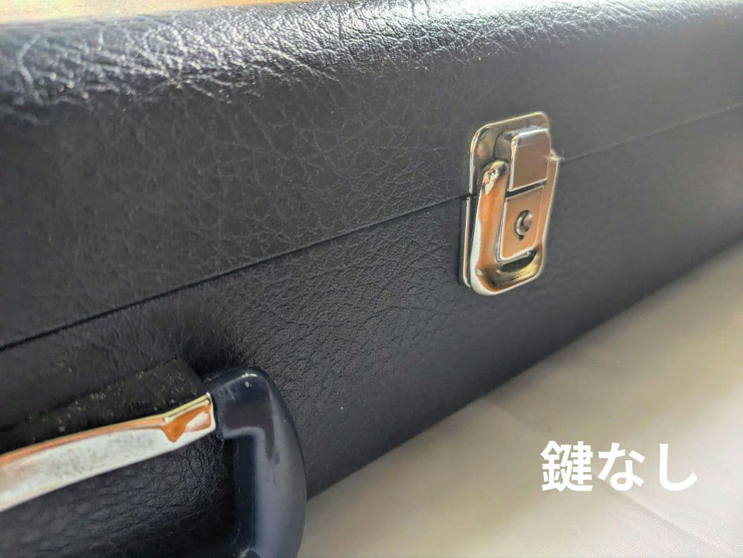 【高級】 津軽三味線 太棹 紅木 白系糸巻き　犬皮 べっ甲バチ ハードケース付