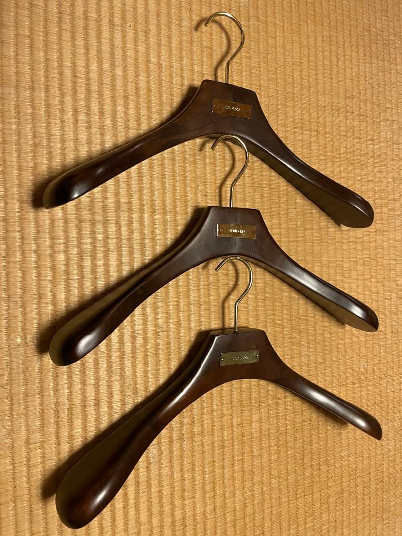 トムフォード　木製ハンガー 3本セット