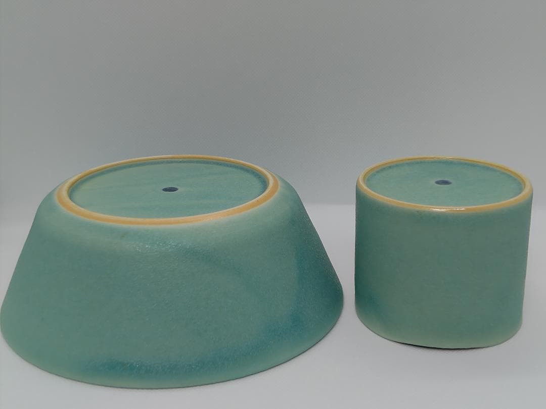 吉村和美　エメラルドグリーンのボウルとフリーカップ