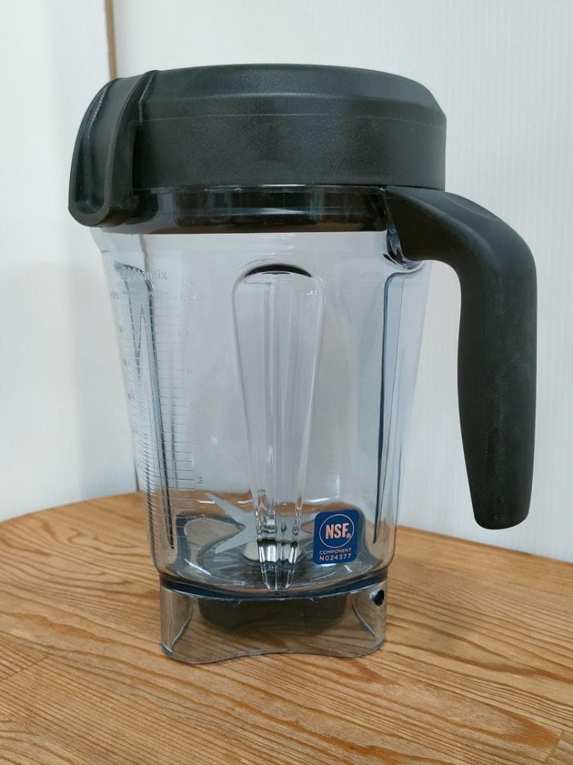 【未使用に近い】バイタミックス　E320　レッド　1593