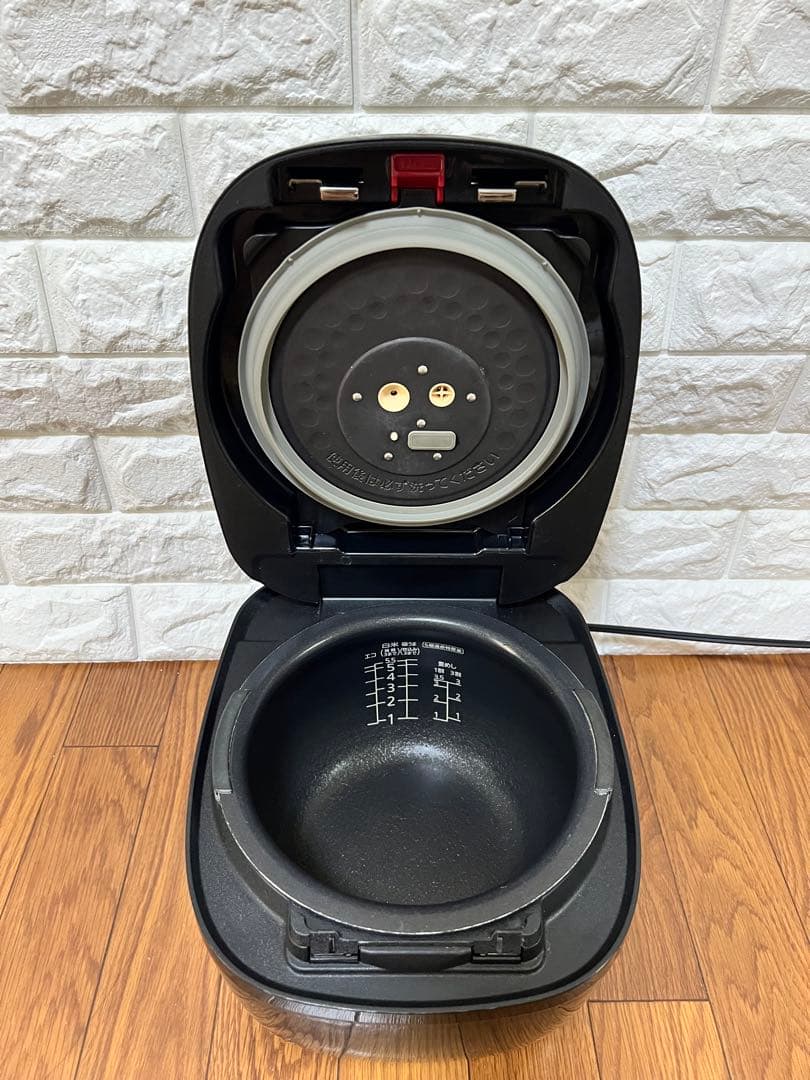 ★美品★TIGER 炊飯器JPC-B100/5.5合　圧力IH