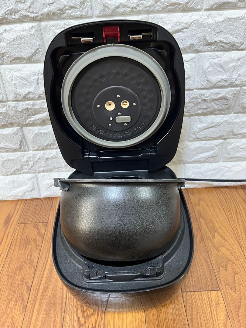 ★美品★TIGER 炊飯器JPC-B100/5.5合　圧力IH